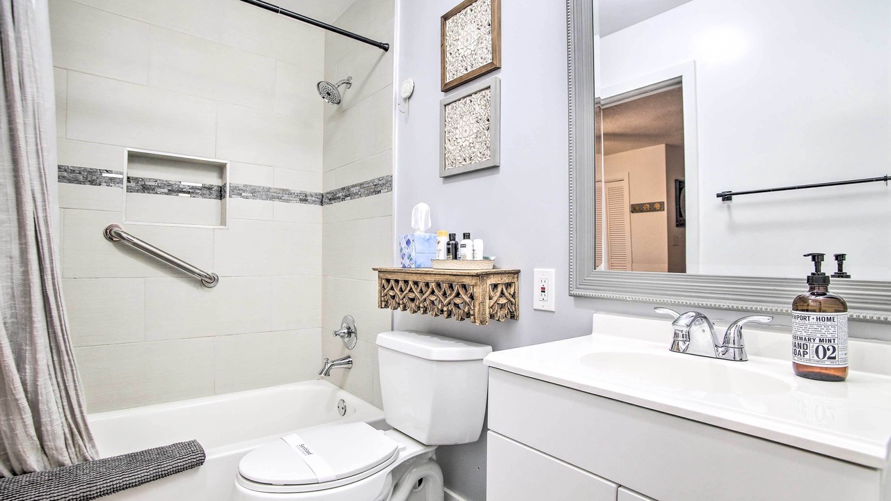 Photo of Bathroom in Oakland Park