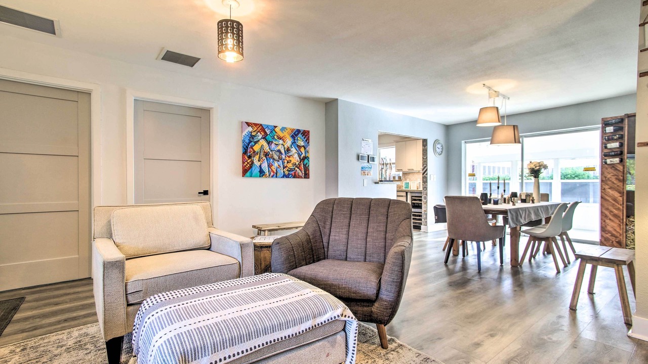 Photo of Livingroom in Oakland Park