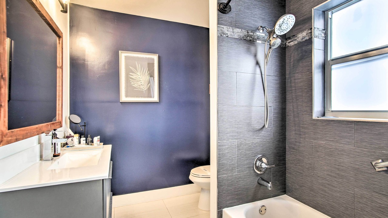 Photo of Bathroom in Oakland Park