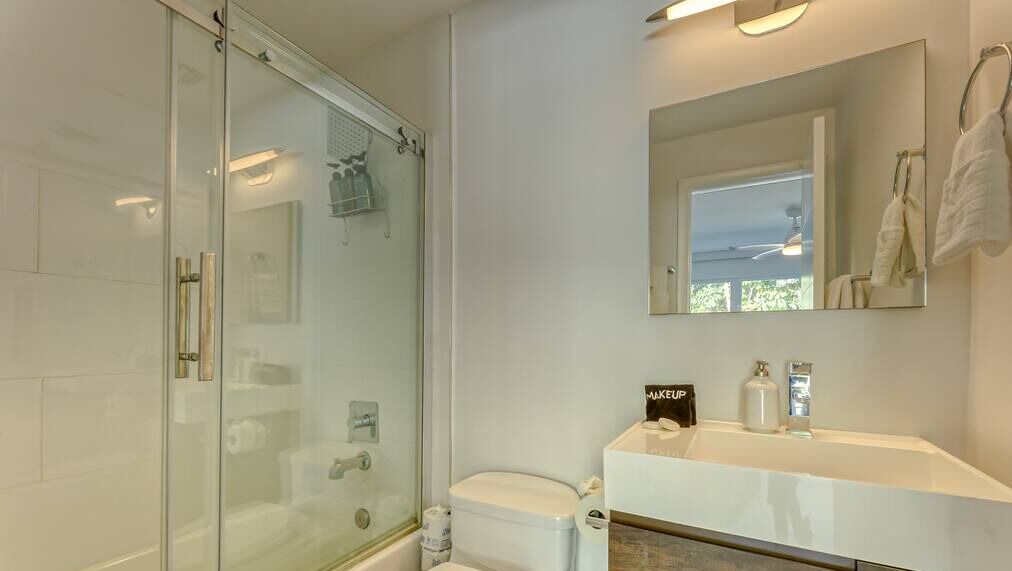 Photo of Bathroom in Harbor Beach