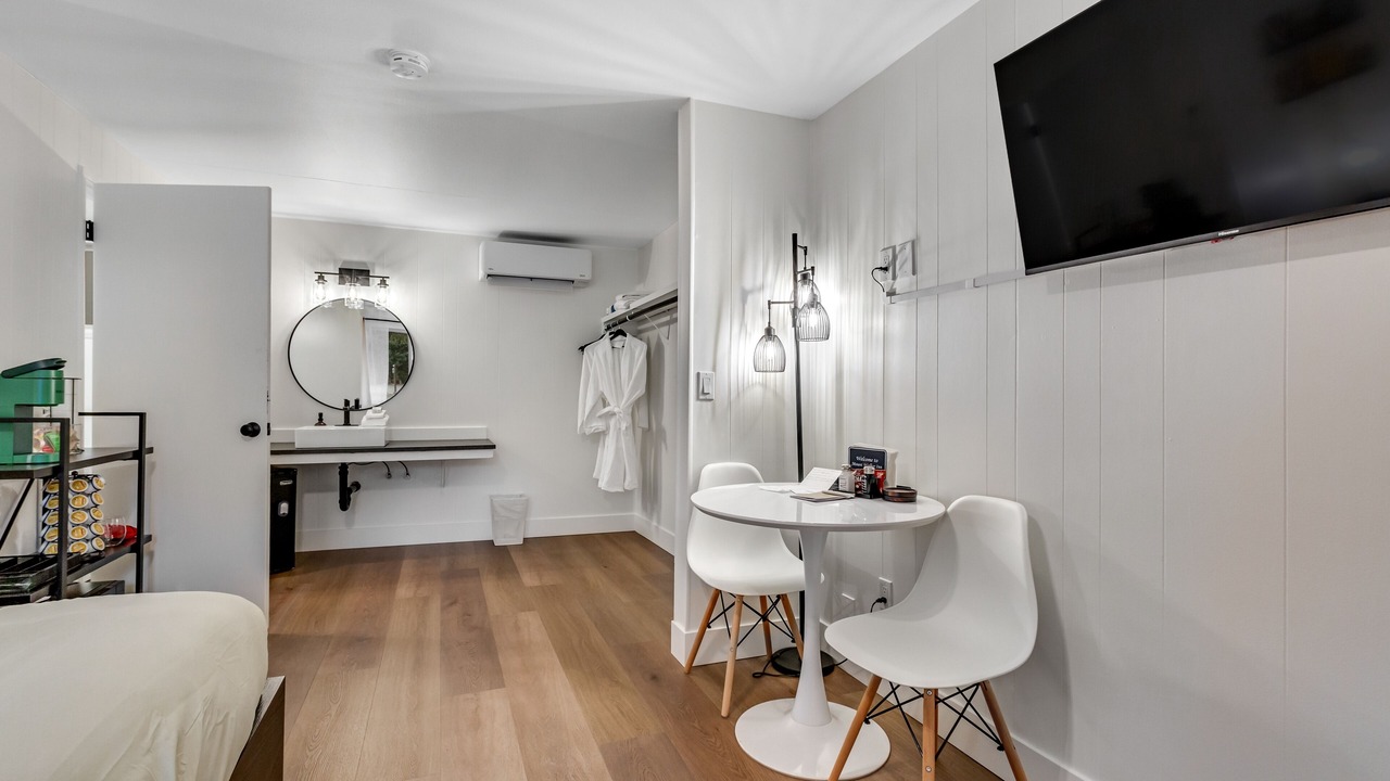 Photo of Bedroom in Quilcene