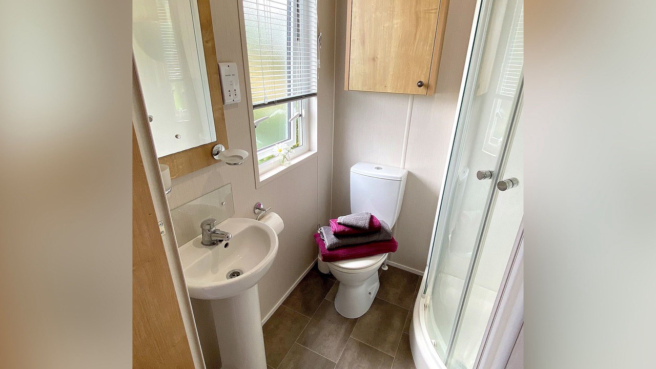 Photo of Bathroom in Cayton Bay