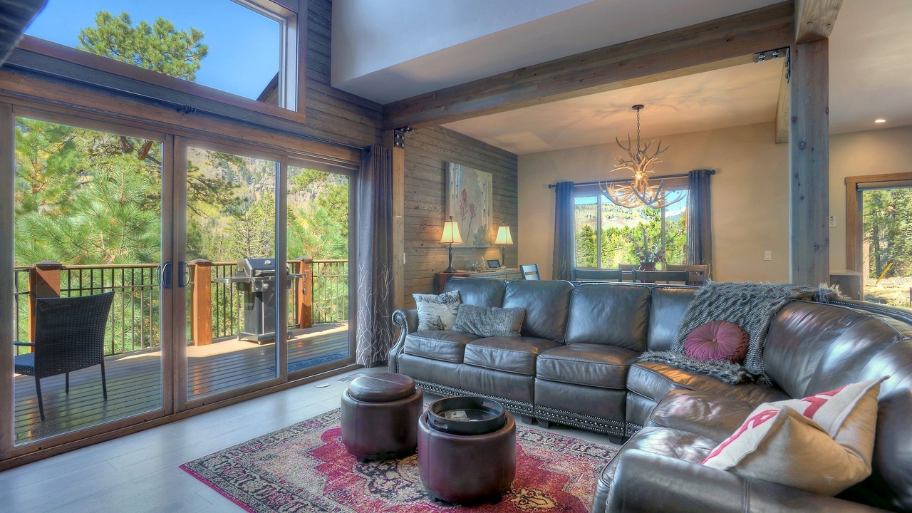 Photo of Livingroom in Columbine Lake