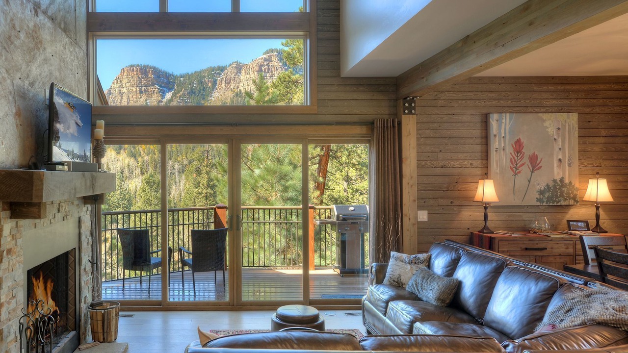 Photo of Livingroom in Columbine Lake