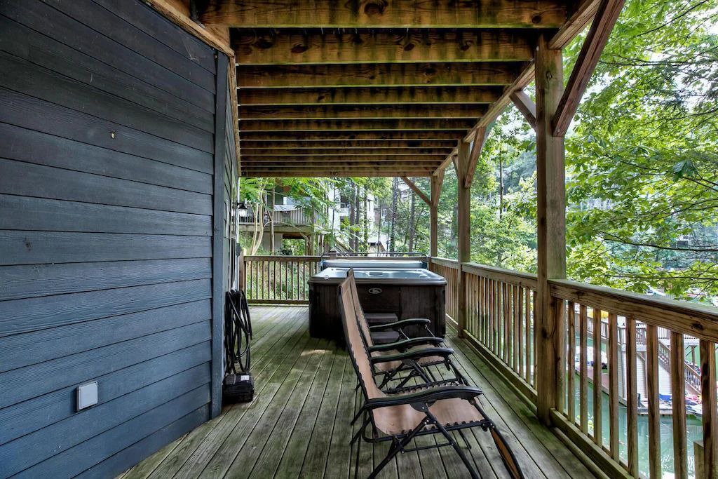 Photo of Outdoor in Lakeside Estates