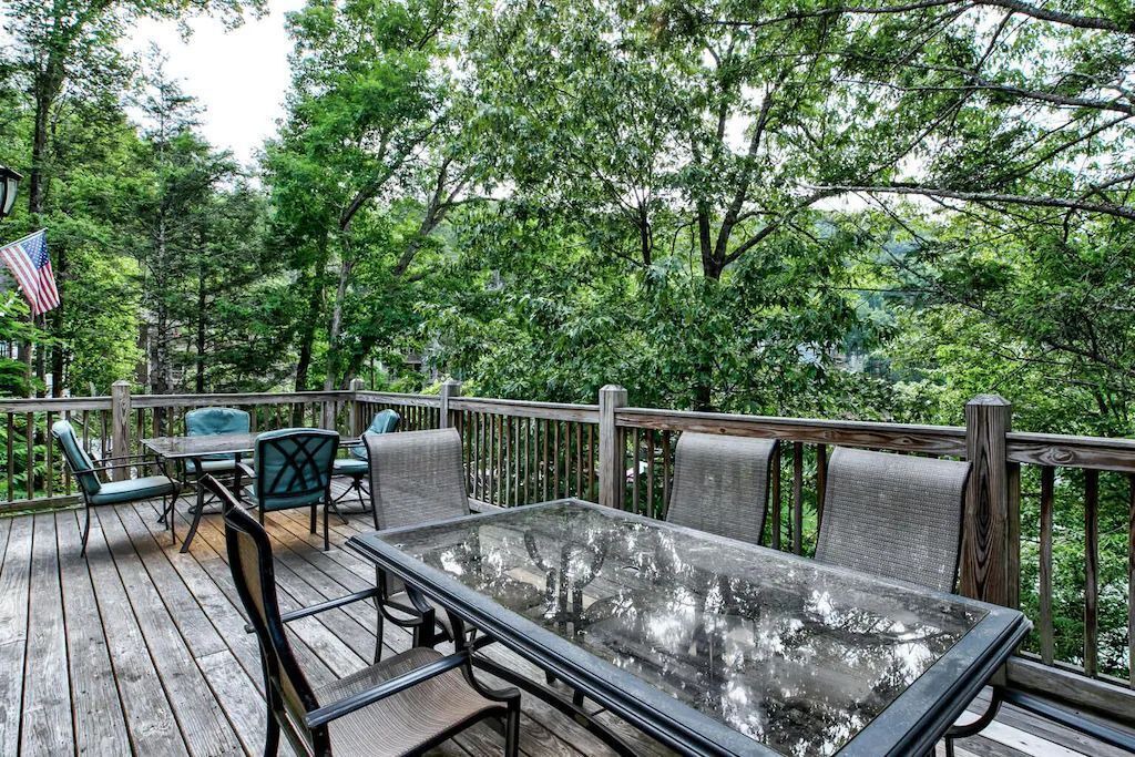 Photo of Outdoor in Lakeside Estates