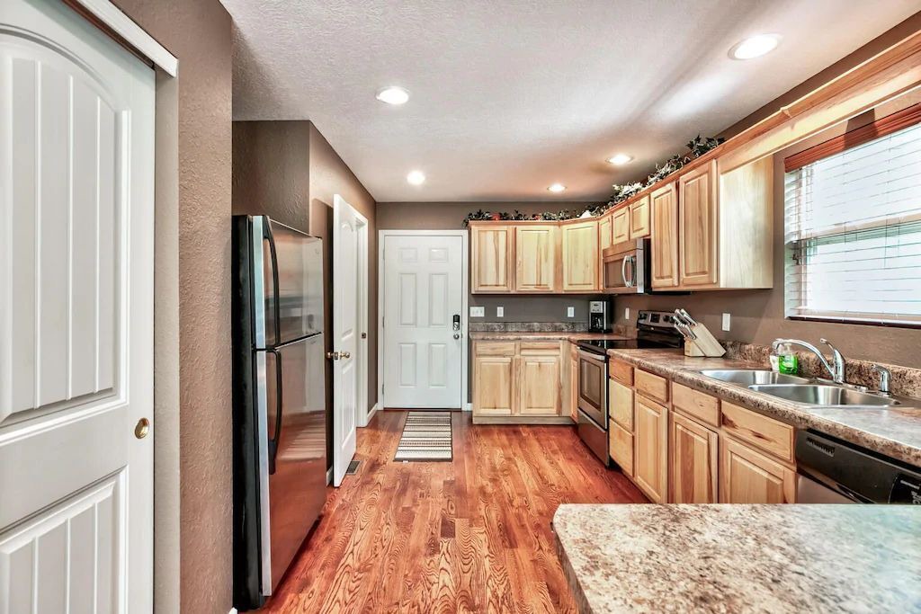 Photo of Kitchen in Lakeside Estates