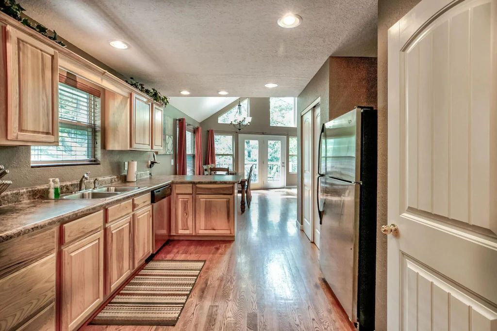 Photo of Kitchen in Lakeside Estates