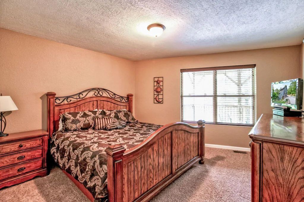 Photo of Bedroom in Lakeside Estates
