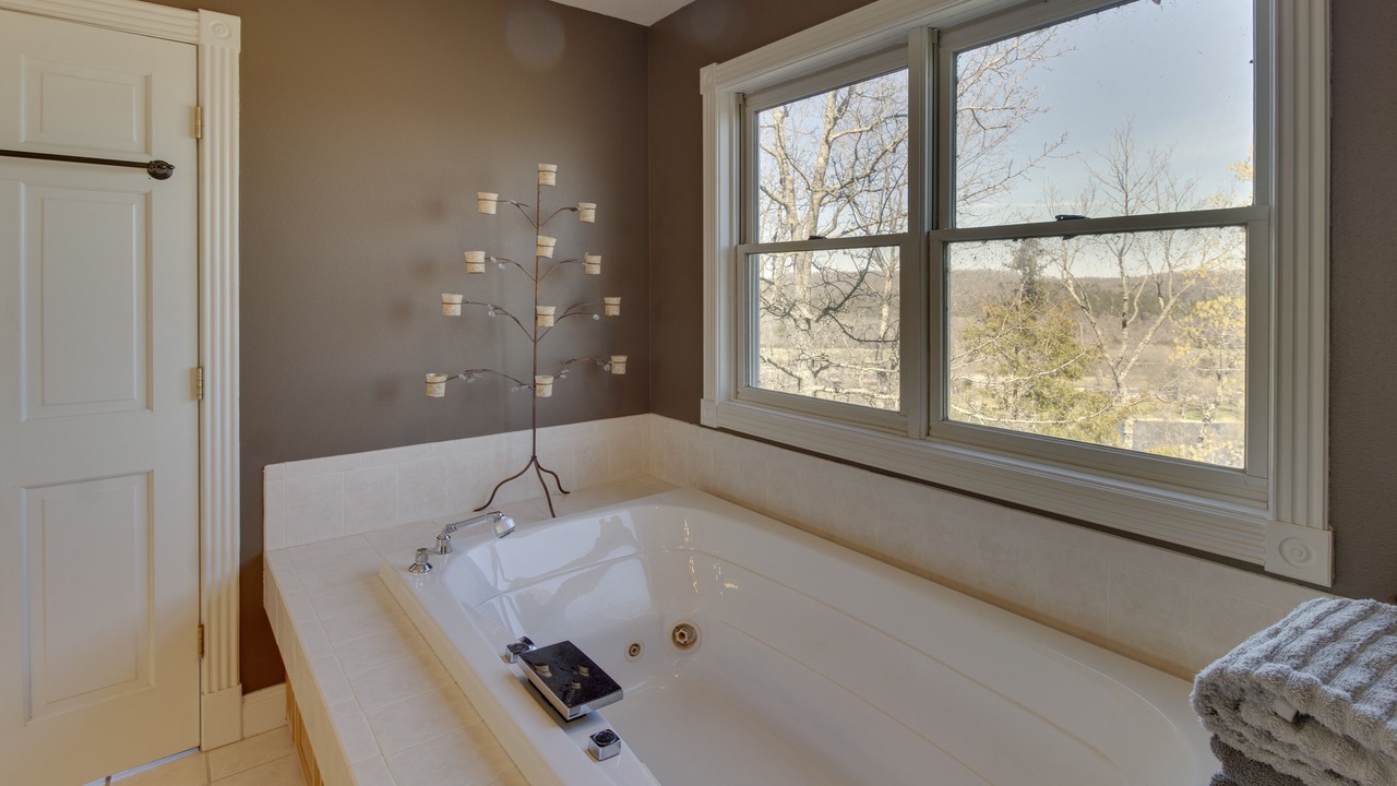Photo of Bathroom in Flippin