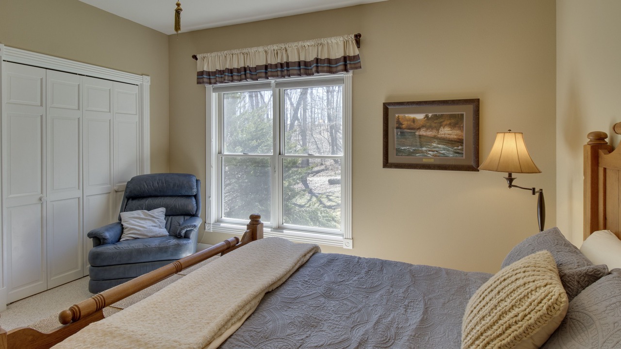 Photo of Bedroom in Flippin