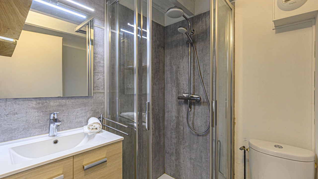 Photo of Bathroom in Carnac