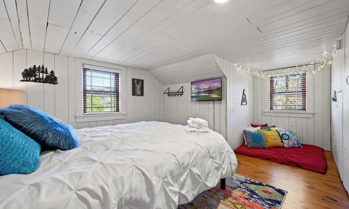 Photo of Bedroom in Gatlinburg