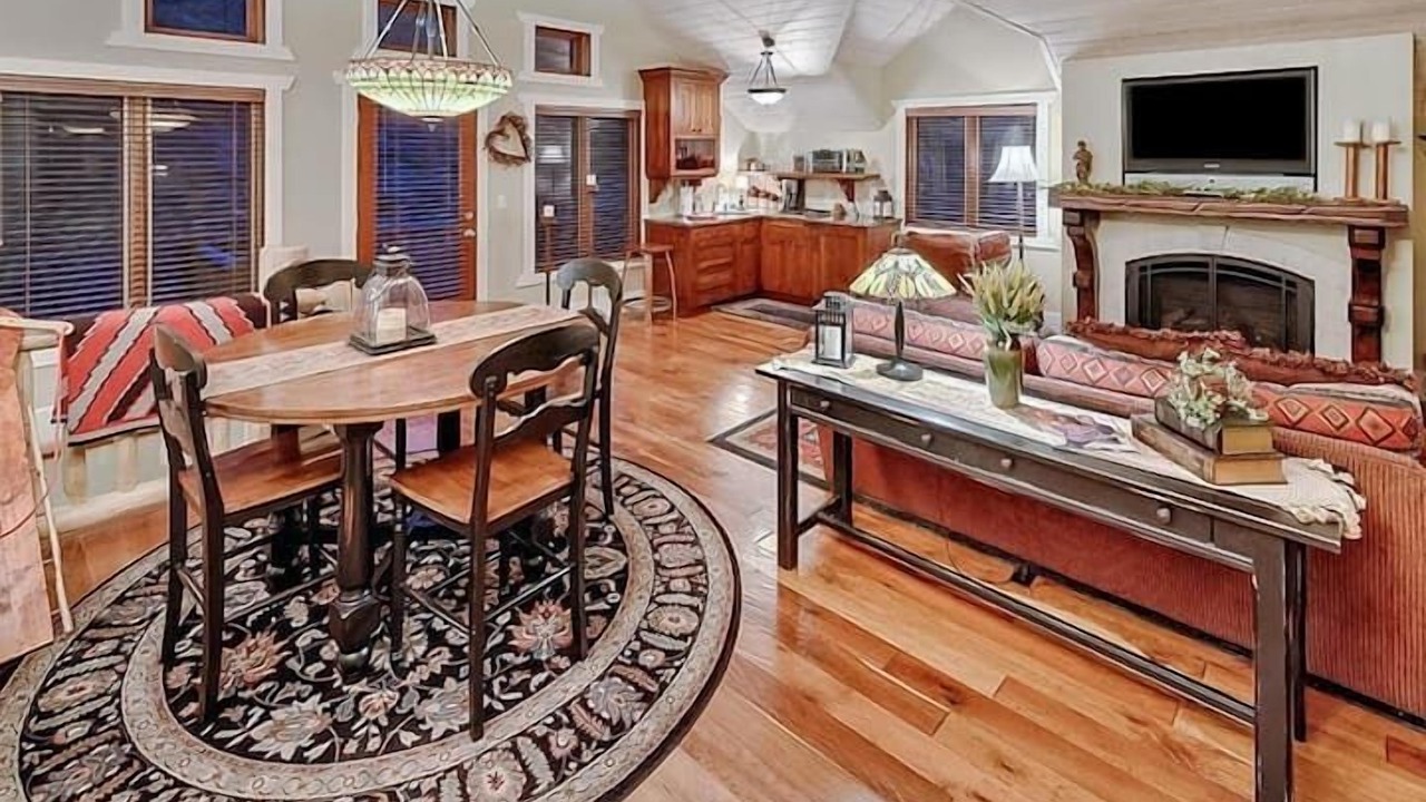 Photo of Livingroom in Sundance