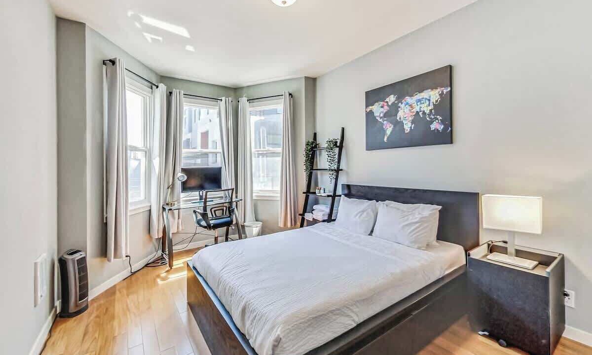 Photo of Bedroom in Downtown San Francisco