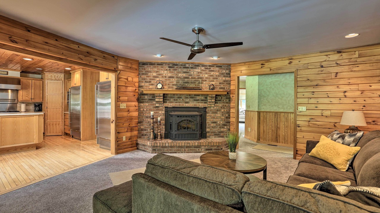 Photo of Livingroom in Hancock