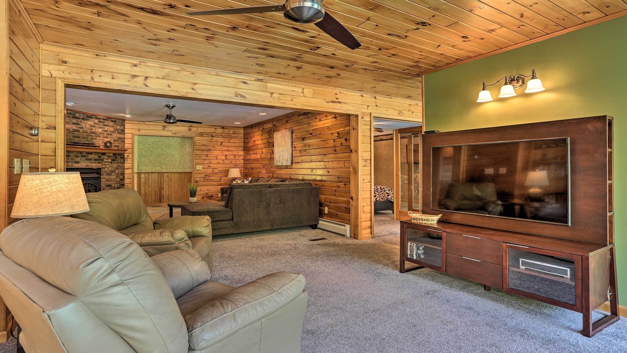 Photo of Livingroom in Hancock