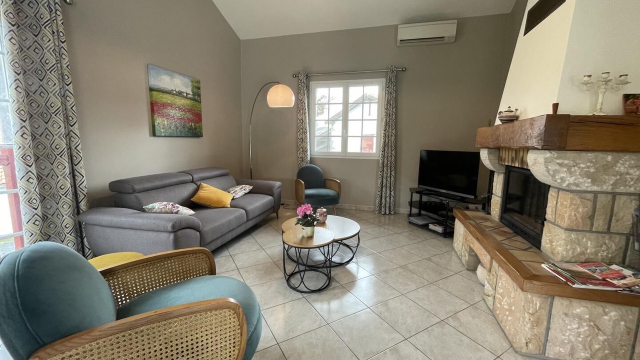 Photo of Livingroom in Saint-Esteben