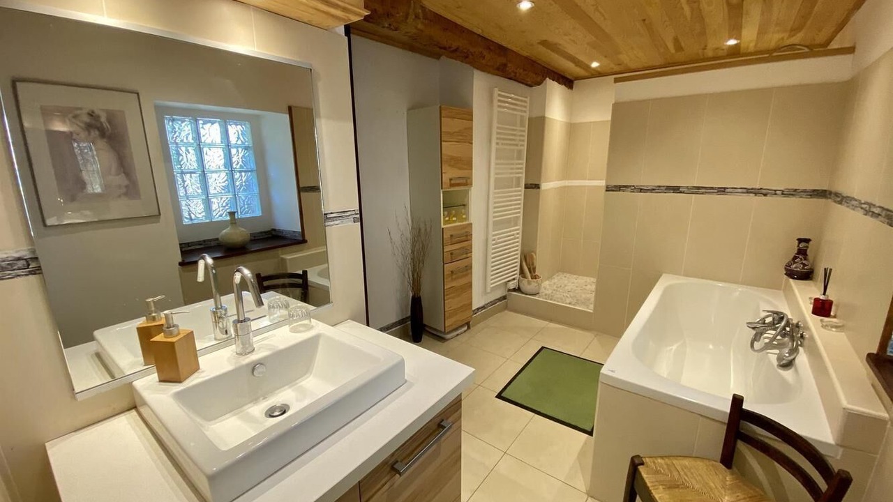Photo of Bathroom in Villarzel-du-Razes