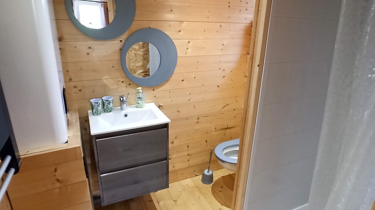 Photo of Bathroom in Bourlon