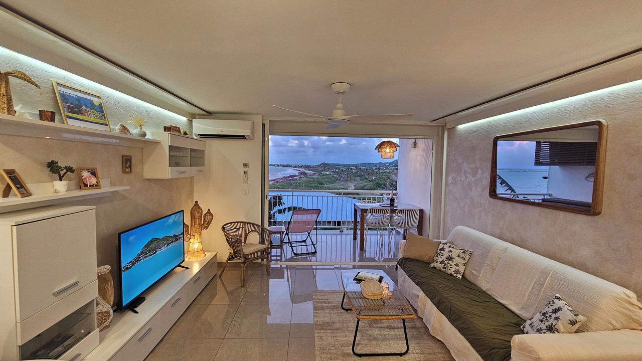 Photo of Livingroom in Orient Bay