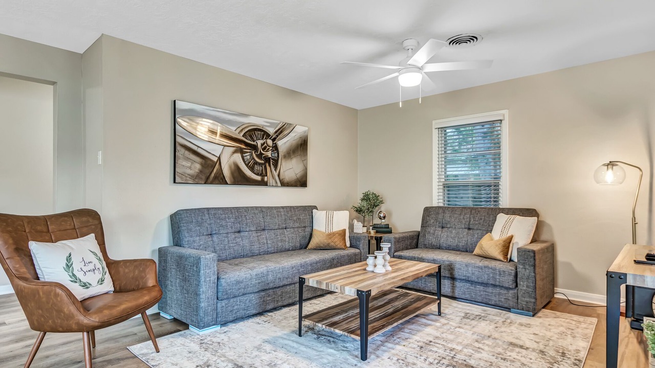 Photo of Livingroom in College Station