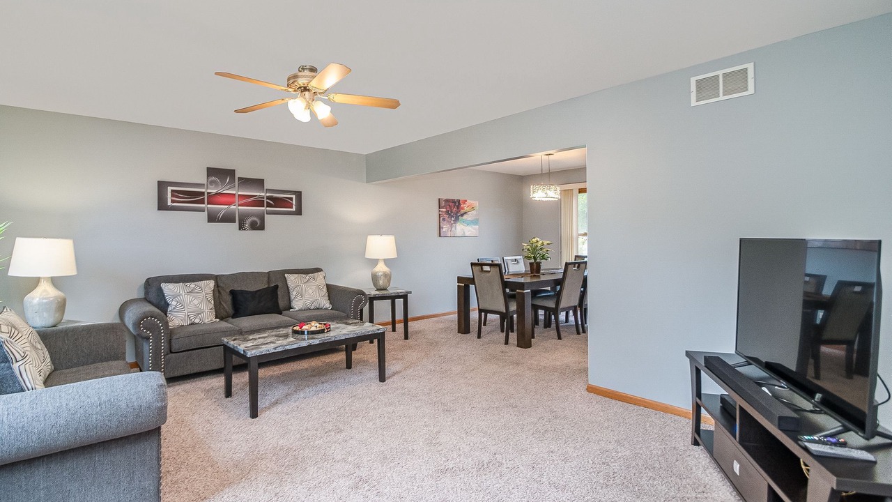 Photo of Livingroom in Woodridge
