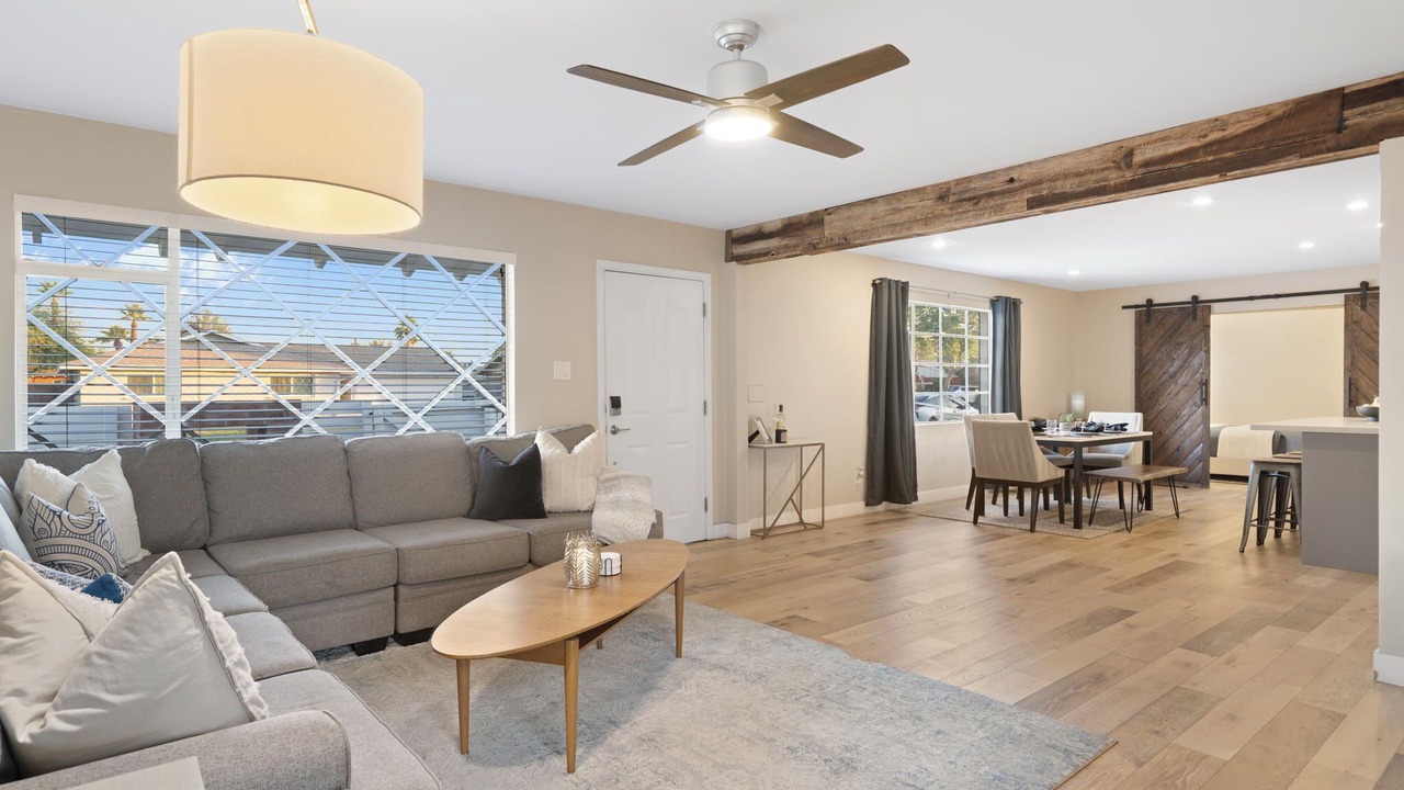 Photo of Livingroom in Scottsdale Estates Nine