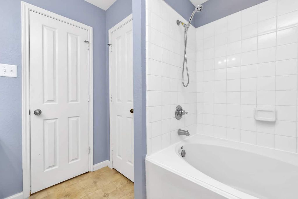 Photo of Bathroom in Clodine
