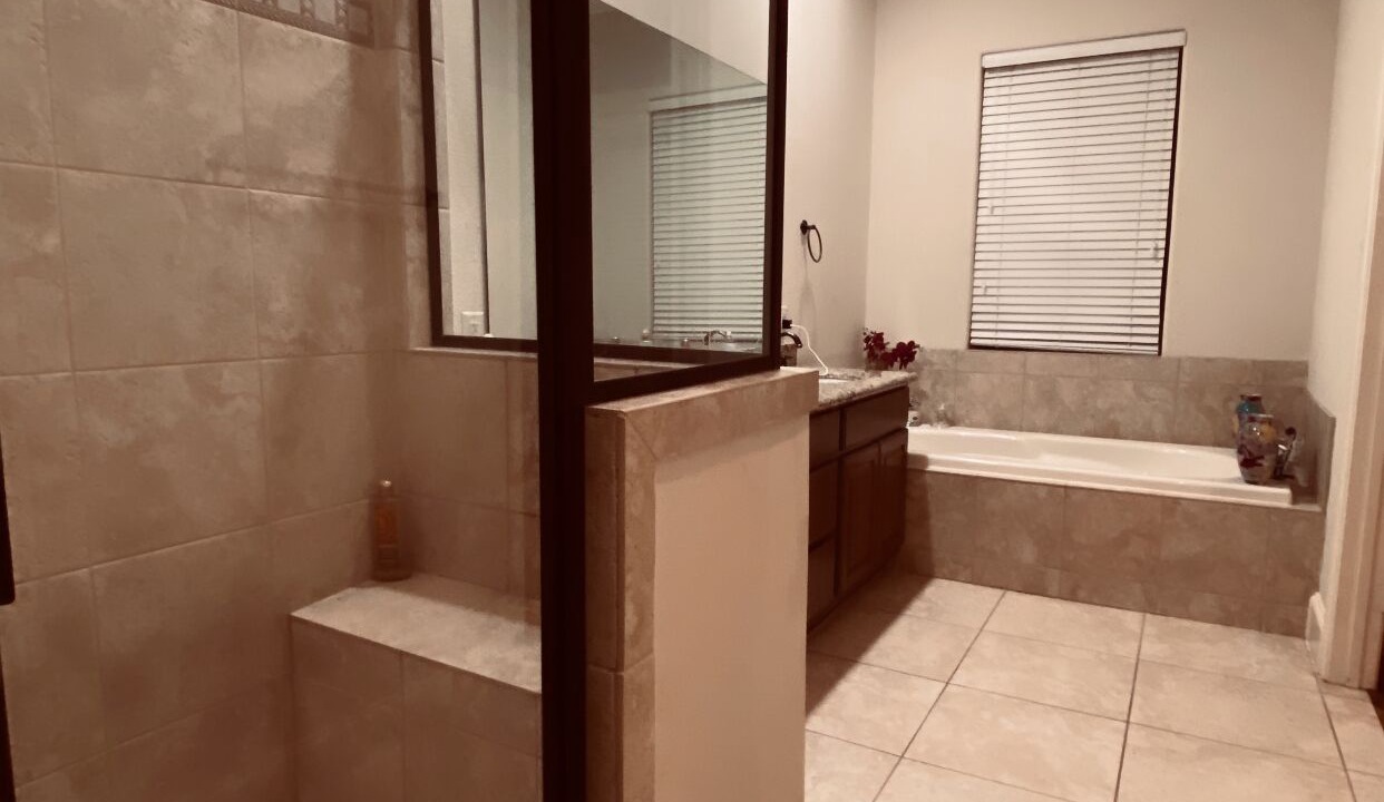 Photo of Bathroom in Woodlake - Briar Meadow