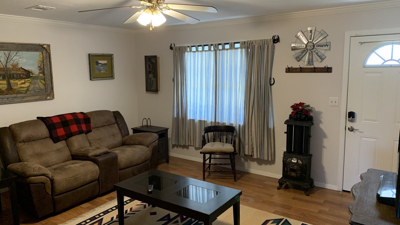 Photo of Livingroom in Antlers