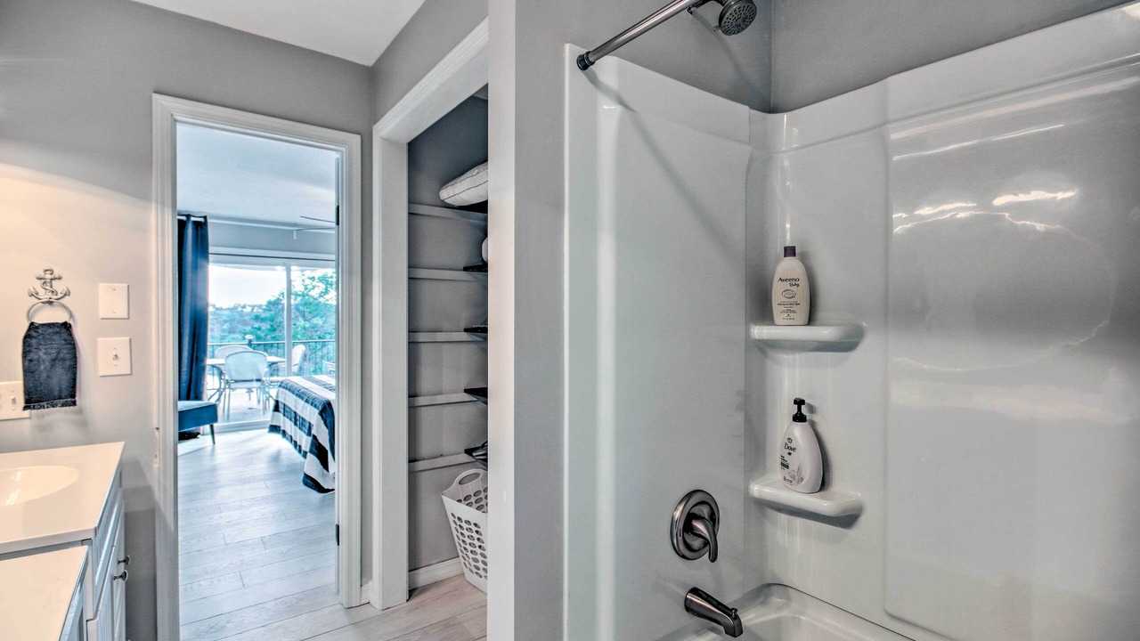Photo of Bathroom in Emerald Beach