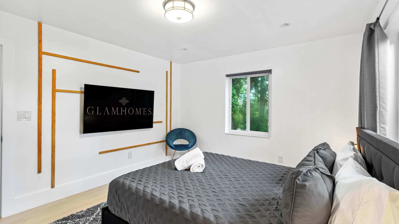 Photo of Bedroom in El Portal