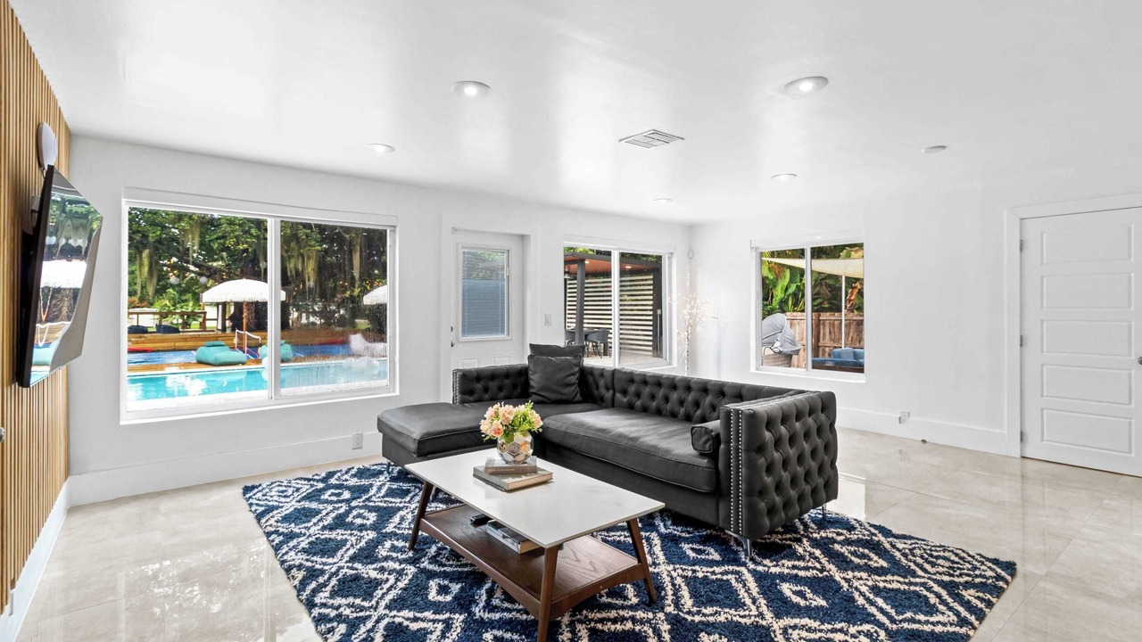 Photo of Livingroom in El Portal