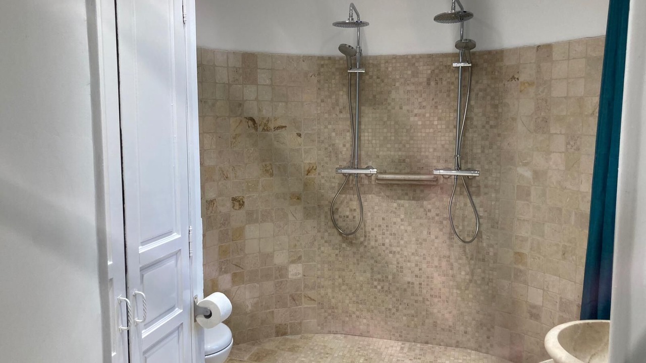 Photo of Bathroom in Nyons