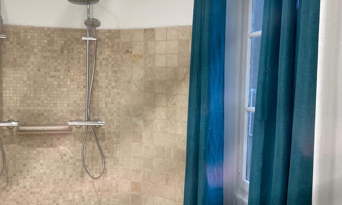 Photo of Bathroom in Nyons