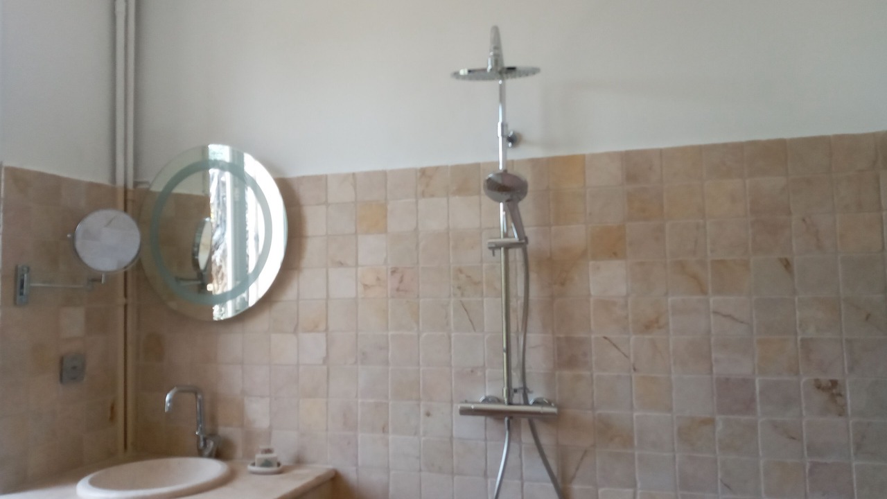 Photo of Bathroom in Nyons