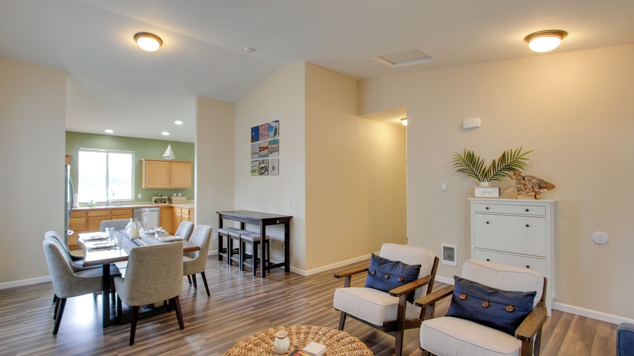 Photo of Others in Allyn