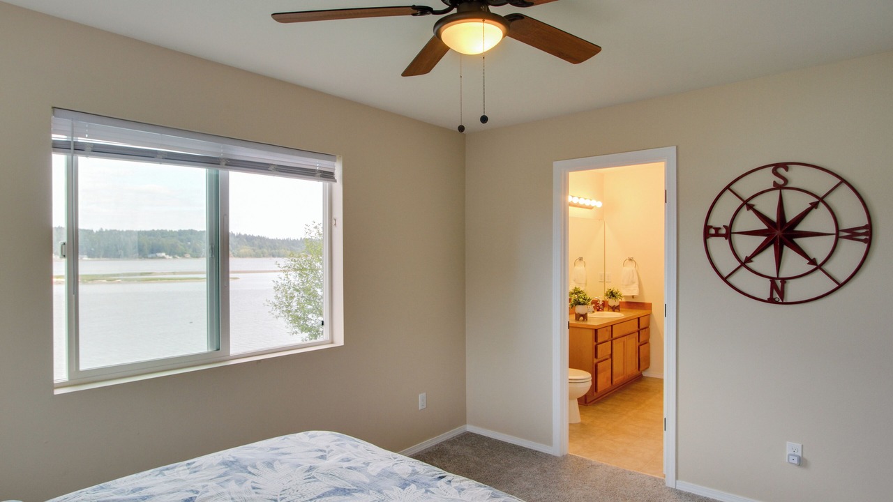 Photo of Bedroom in Allyn