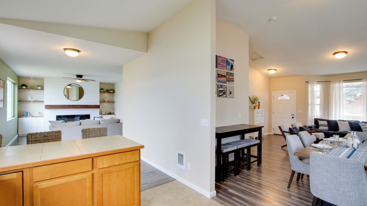 Photo of Others in Allyn