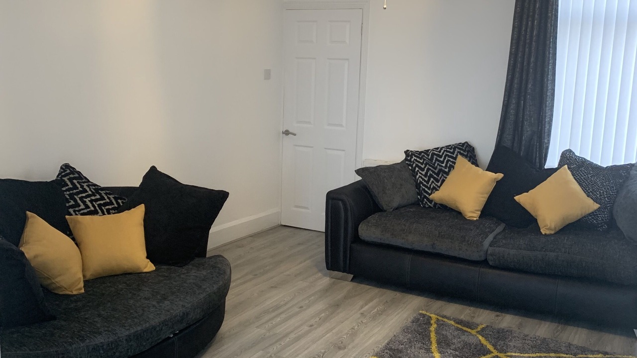 Photo of Livingroom in Smethwick