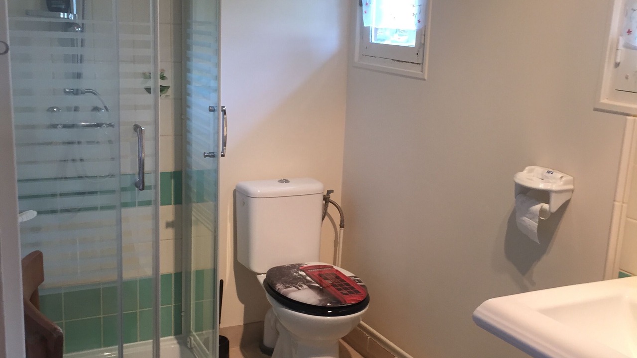 Photo of Bathroom in Coye-la-Foret