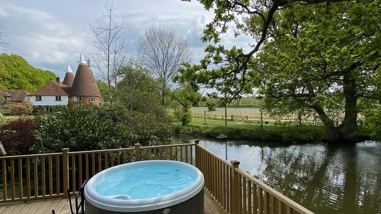 Photo of Patio Balcony in Ewhurst Green