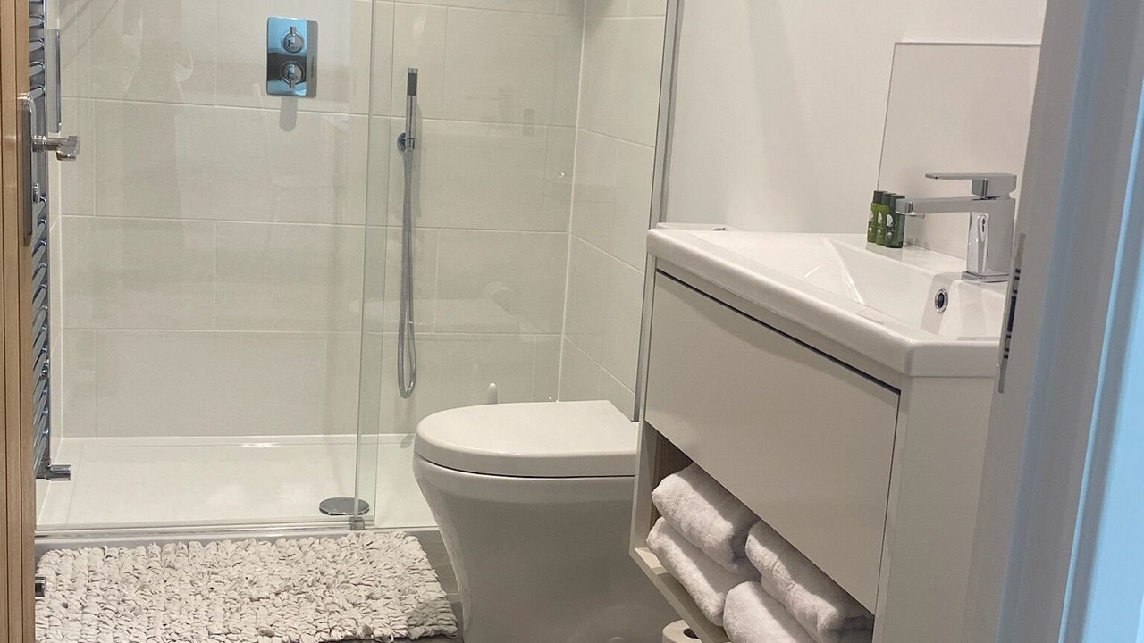 Photo of Bathroom in Ewhurst Green