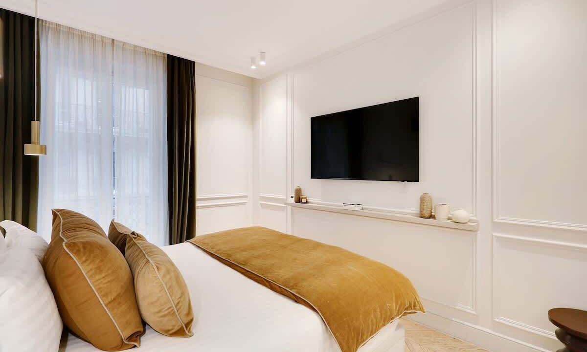 Photo of Bedroom in 8th Arrondissement