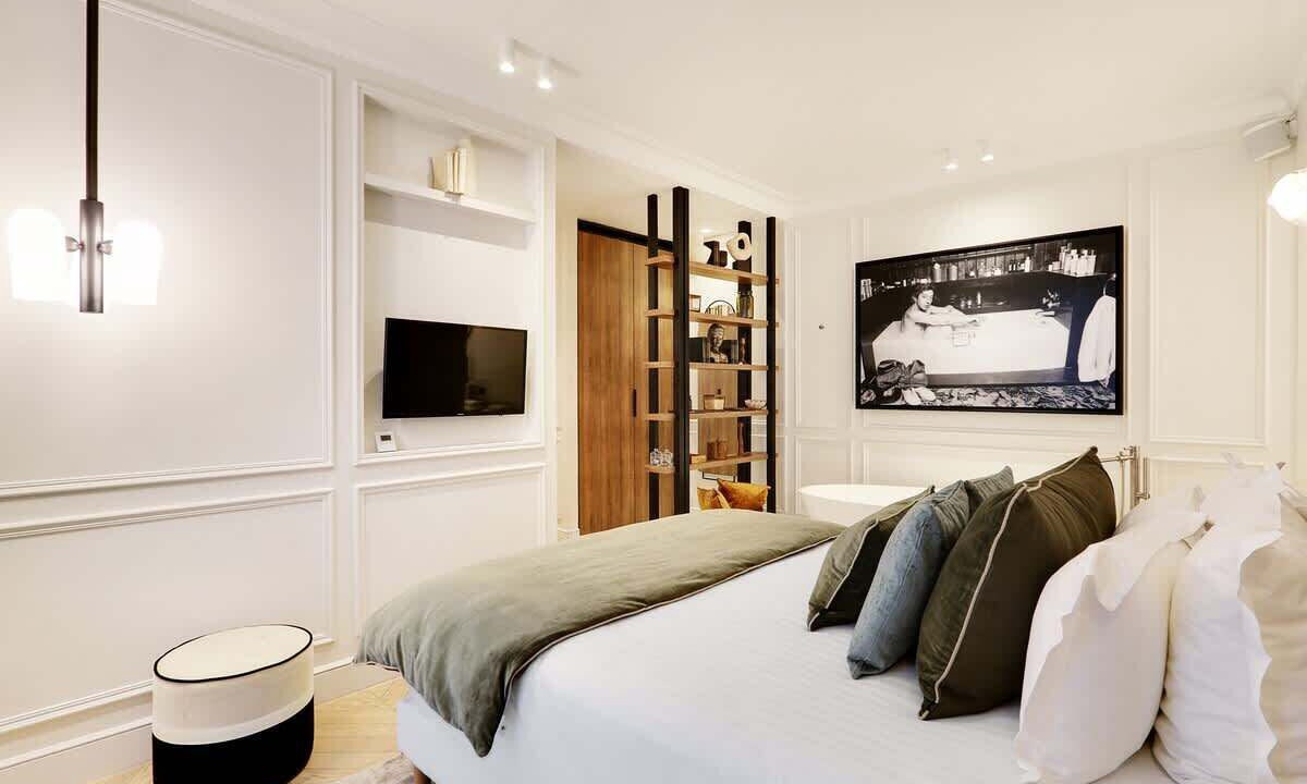 Photo of Bedroom in 8th Arrondissement