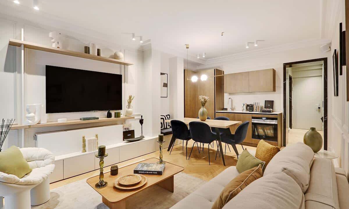 Photo of Livingroom in 8th Arrondissement