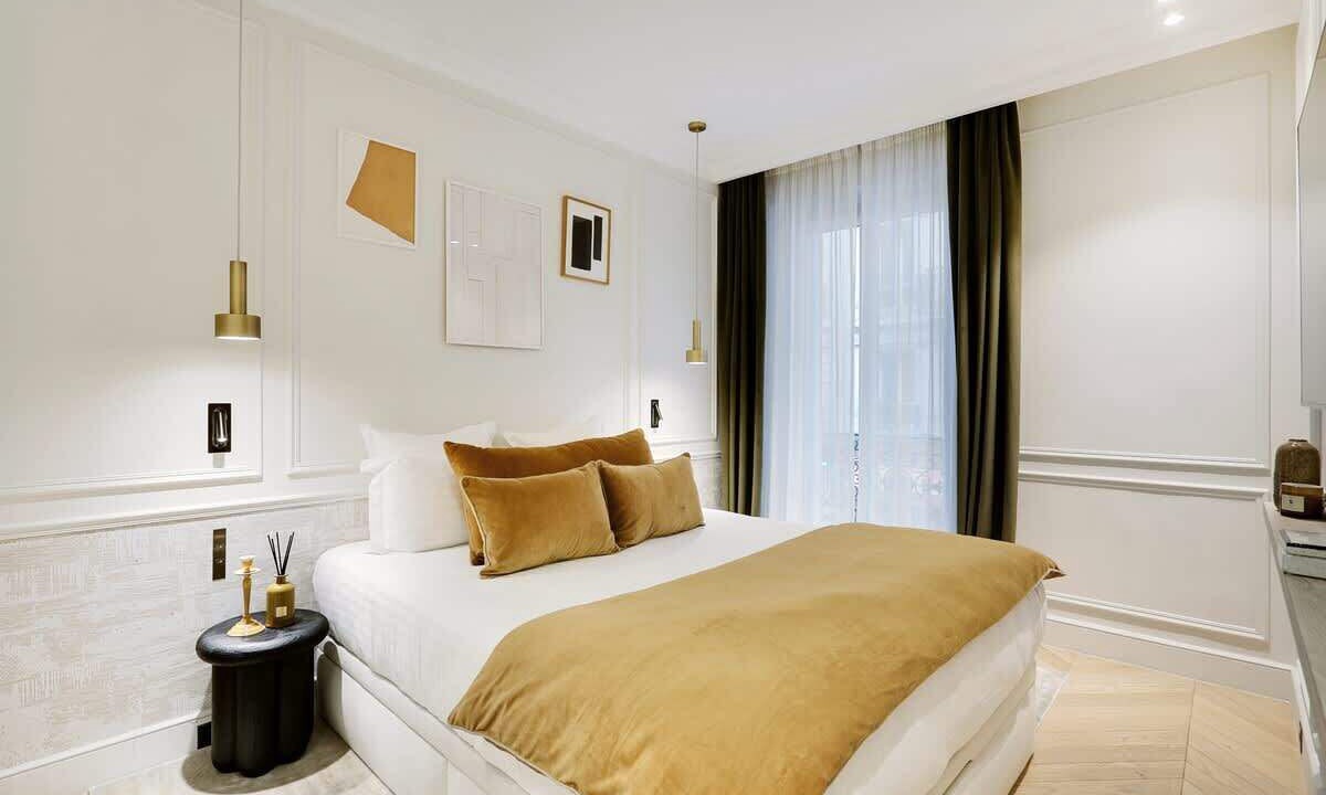 Photo of Bedroom in 8th Arrondissement