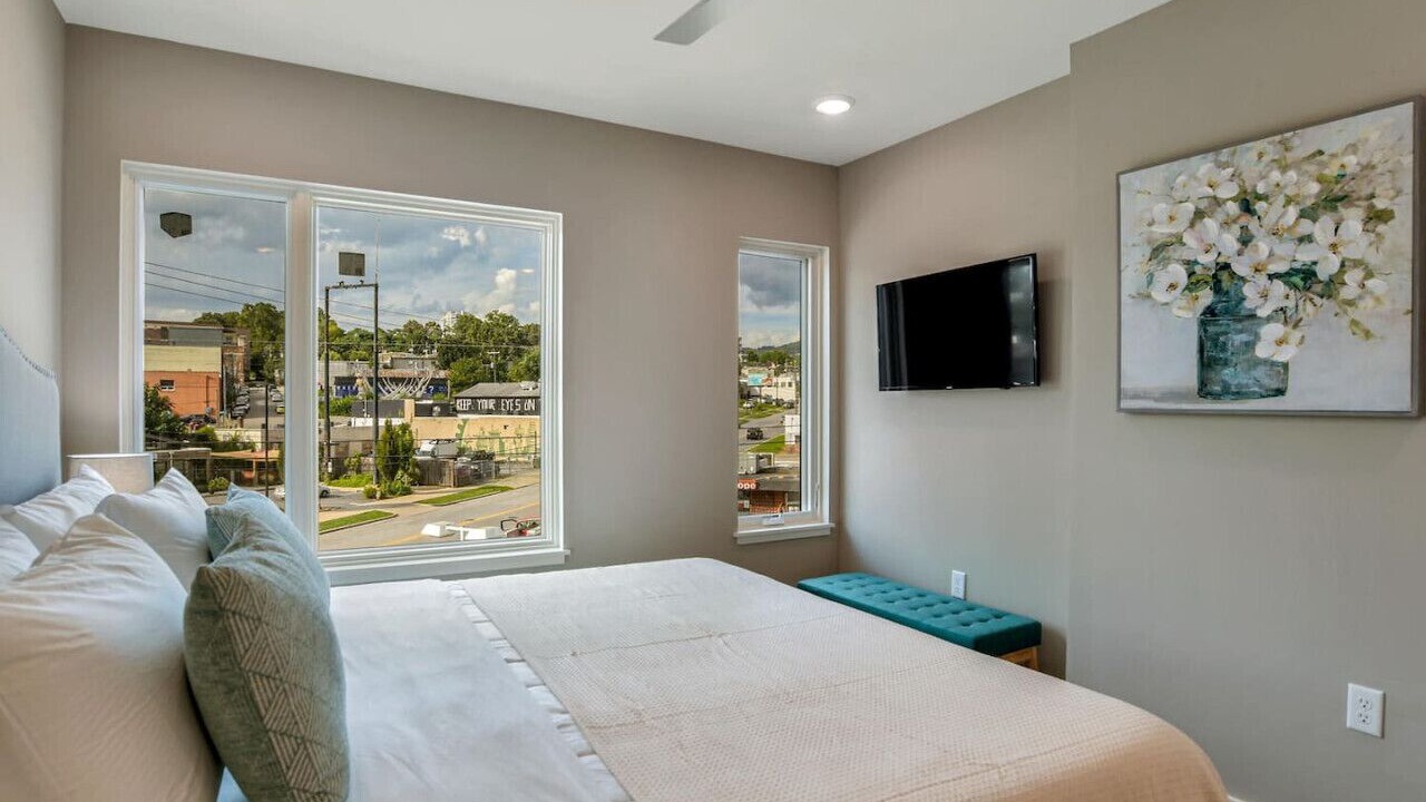 Photo of Bedroom in Asheville