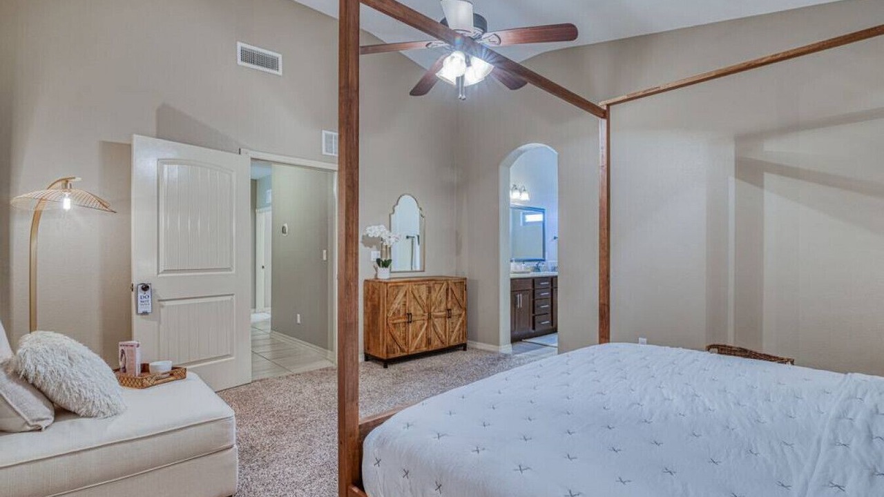 Photo of Bedroom in Biggs Field